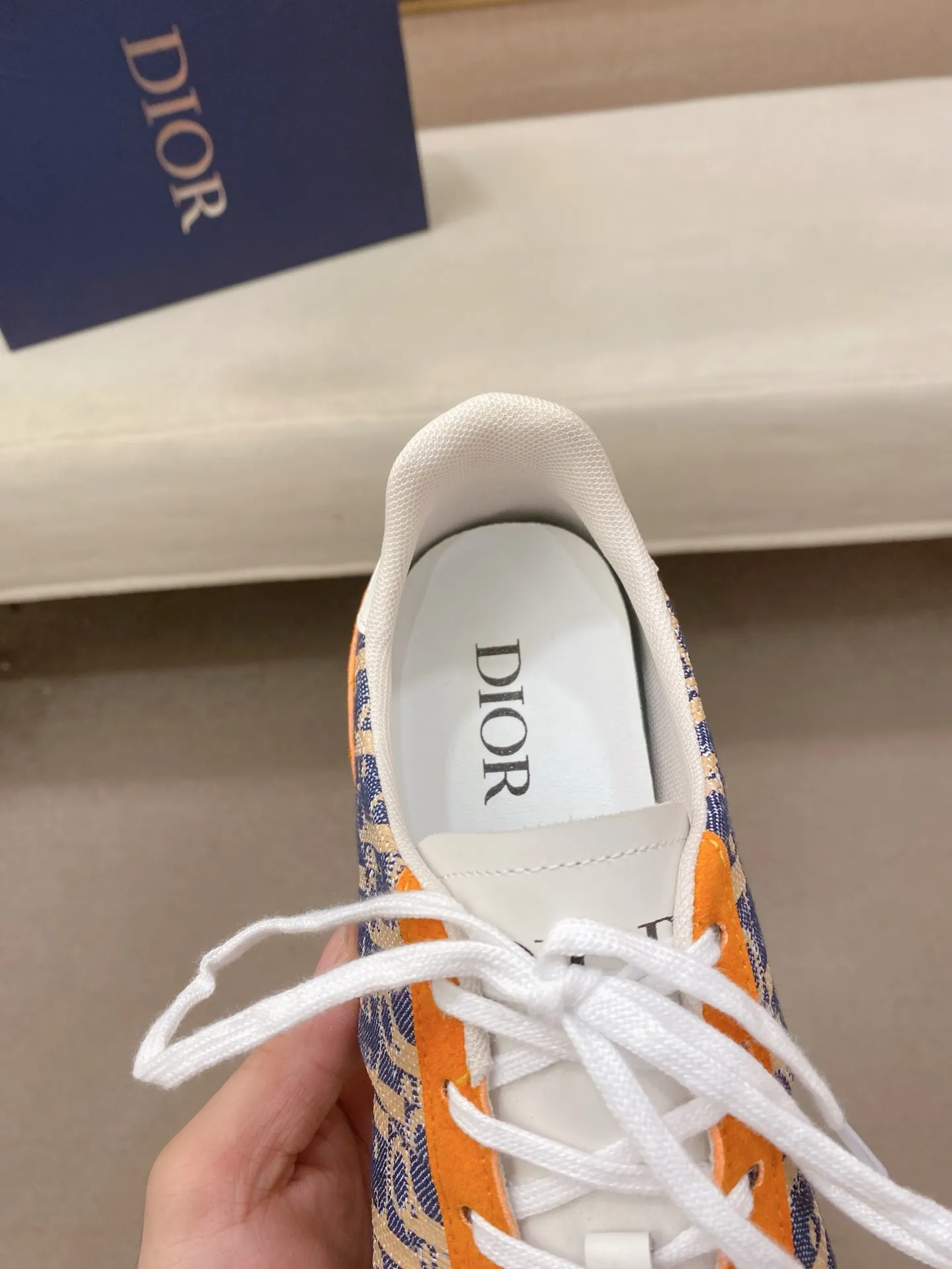 Men's shoes💰: 440💰Couple style💏 [Dior·Dior] New casual sports style men's shoes, new spring and summer design, perfect workmanship, lace-up lazy style to create wardrobe quality, upper: imported first-layer cowhide, mesh breathable lining soft and comfortable, ultra-light TPU wear-resistant outsole, simple, versatile fashion men's shoes, excellent color code number 35--44. (45,46 customized items are not returnable or exchangeable)